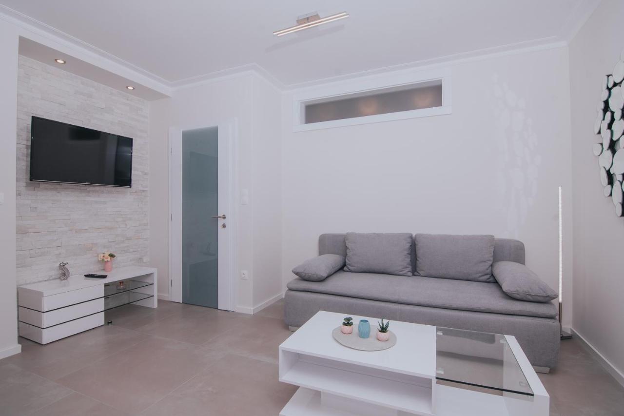 Relax Apartments Novalja Exterior photo