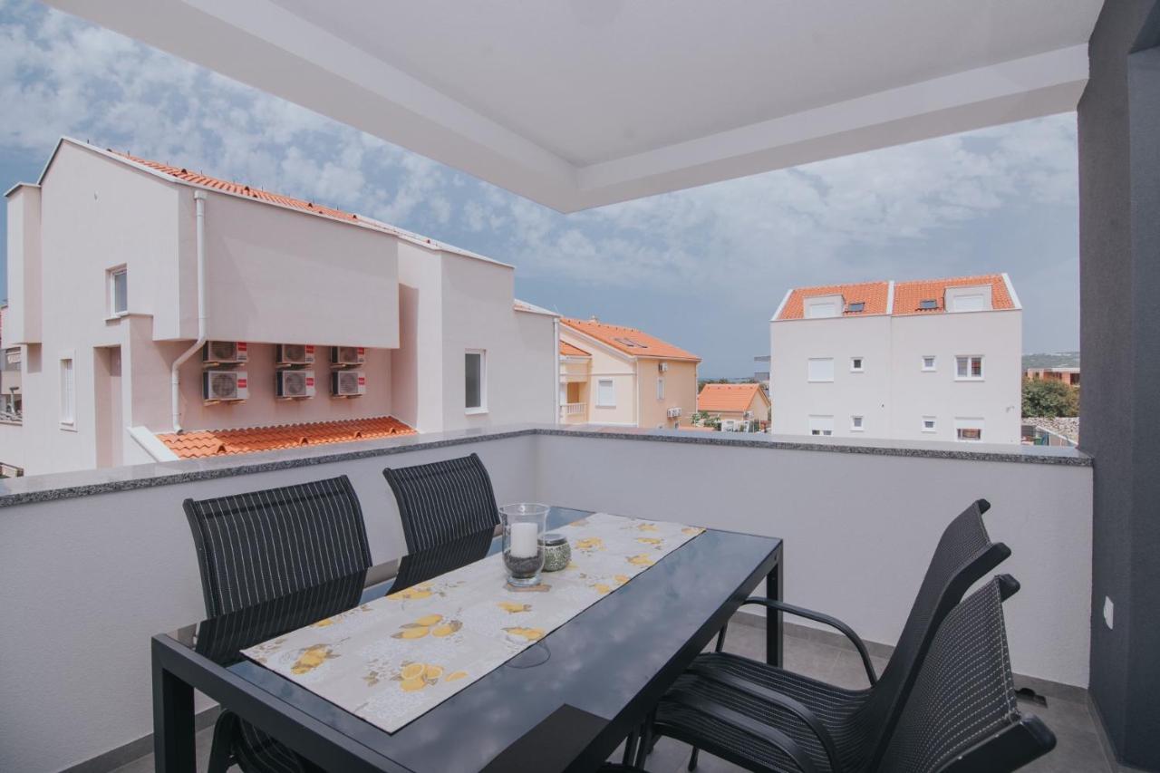 Relax Apartments Novalja Exterior photo