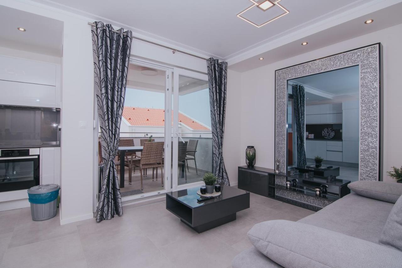 Relax Apartments Novalja Exterior photo