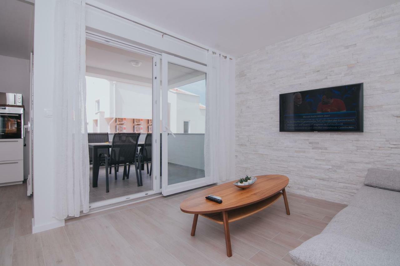Relax Apartments Novalja Exterior photo